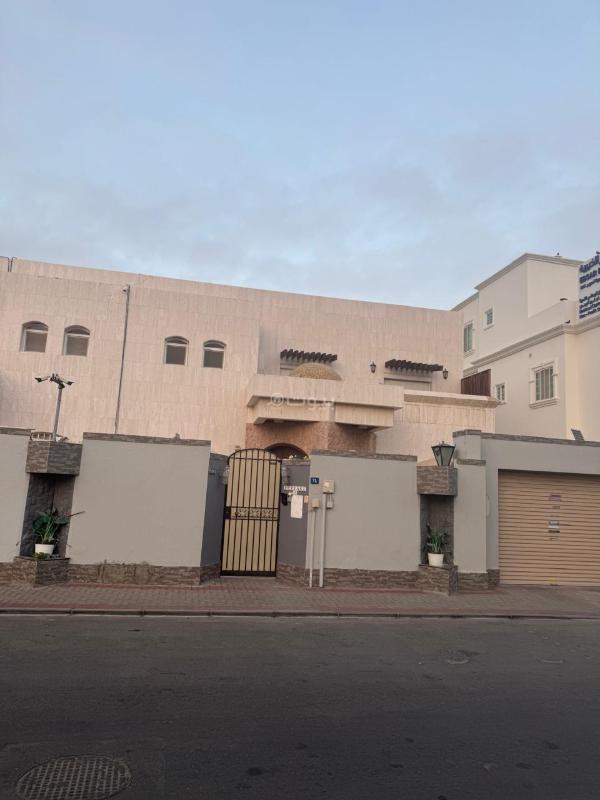 11 bedroom villa in Al Rawdah