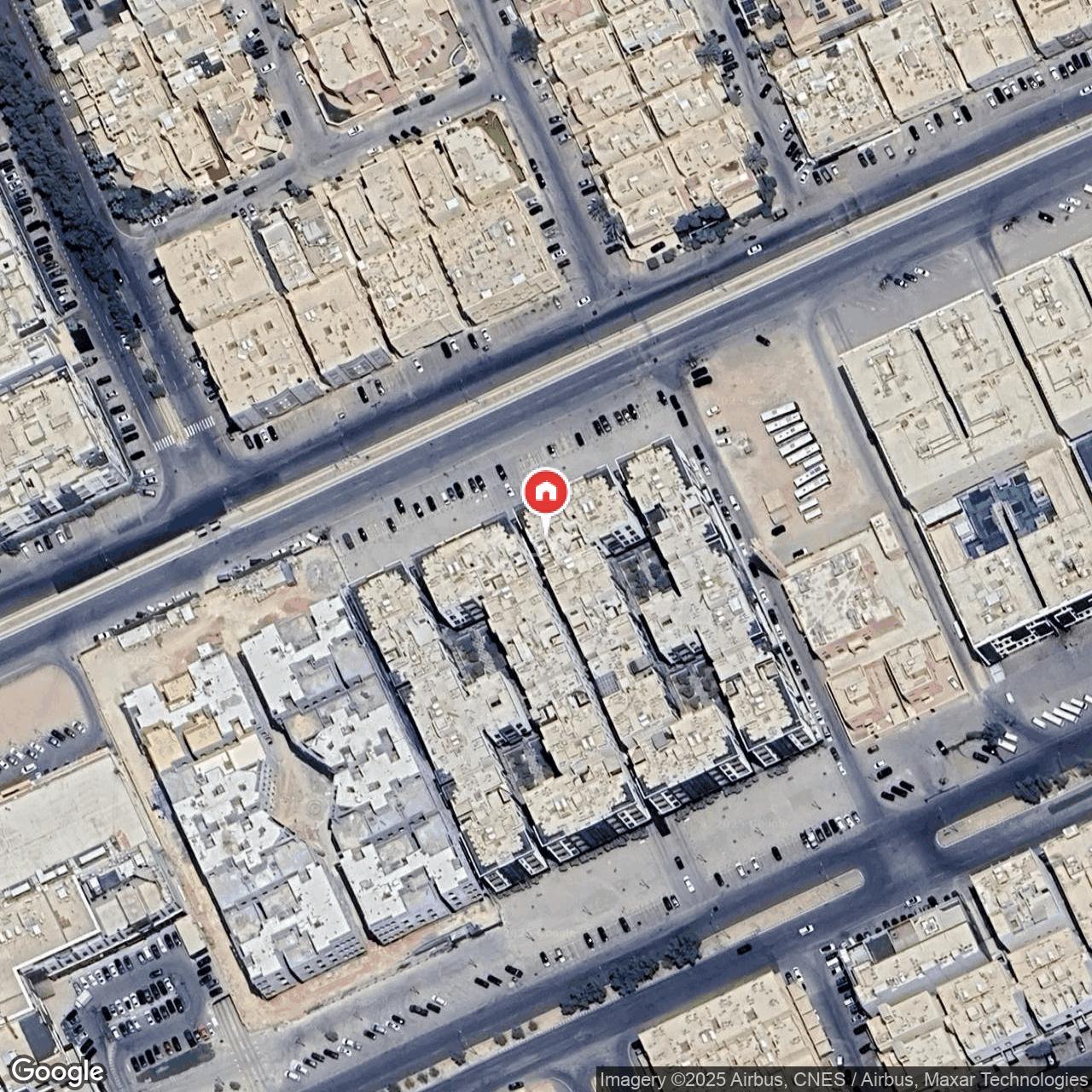 شقة  في التعاون