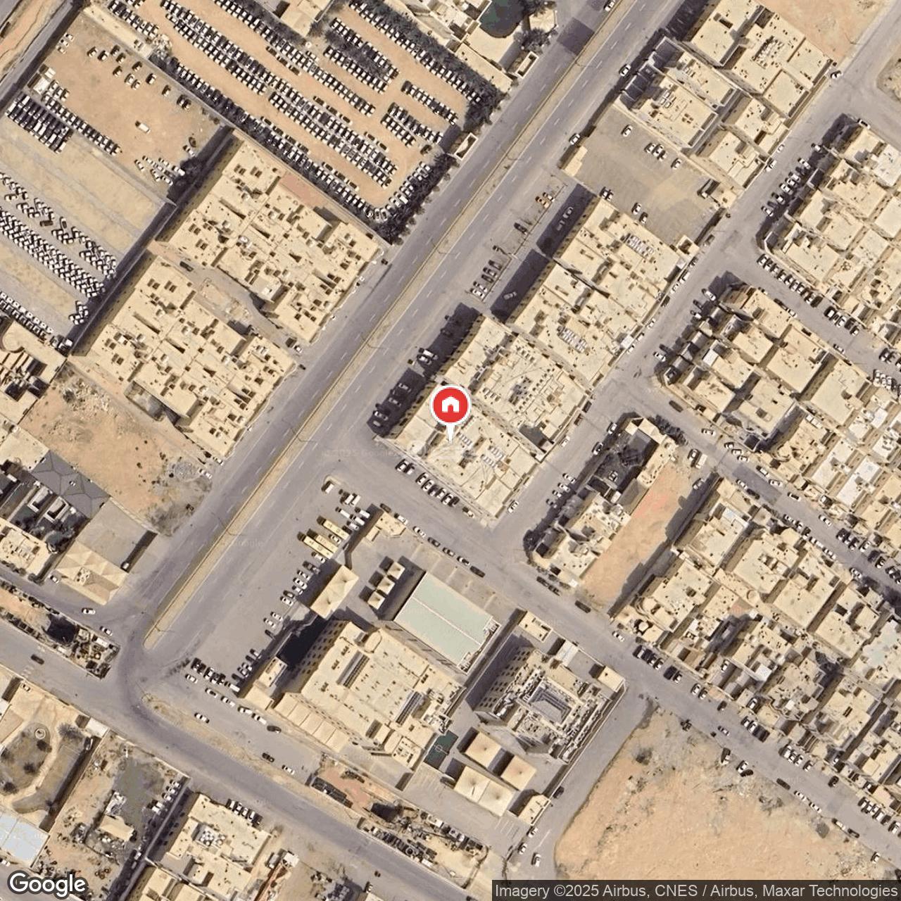 شقة  في عكاظ