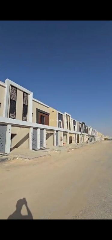 شقة 5 غرف في عكاظ