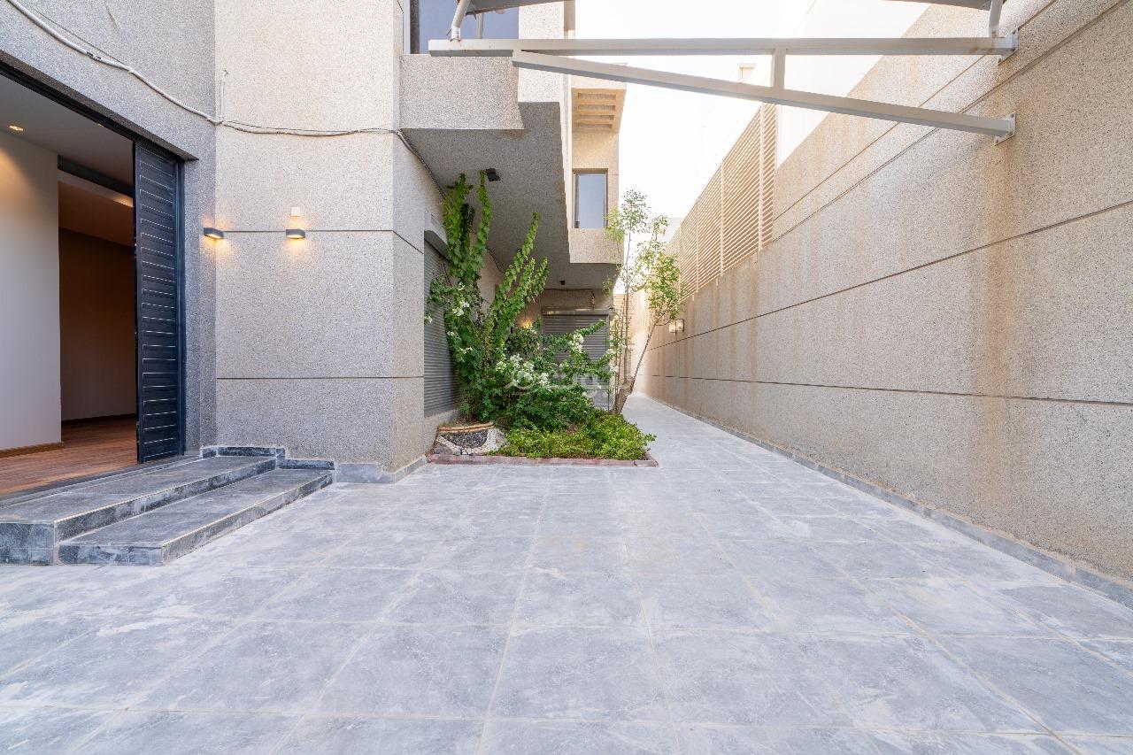 فيلا 7 غرف في الياسمين