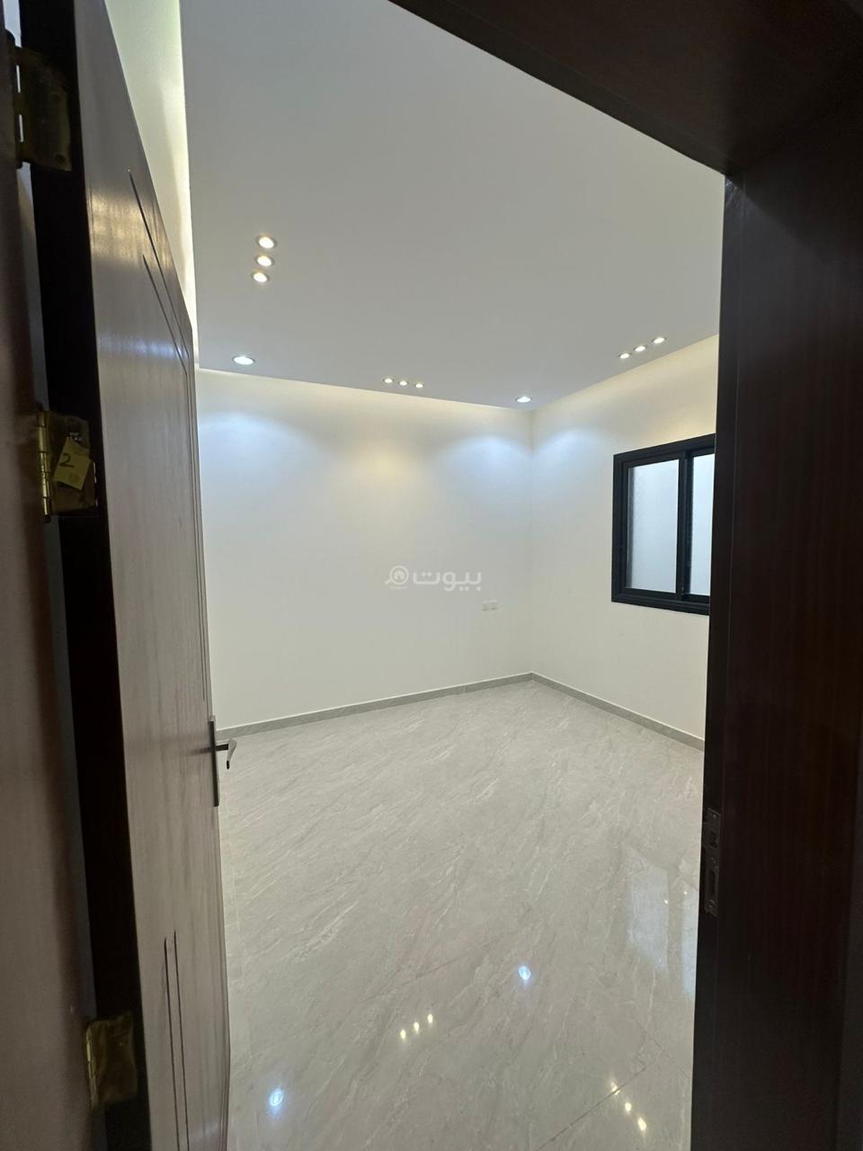 شقة 4 غرف في الرمال