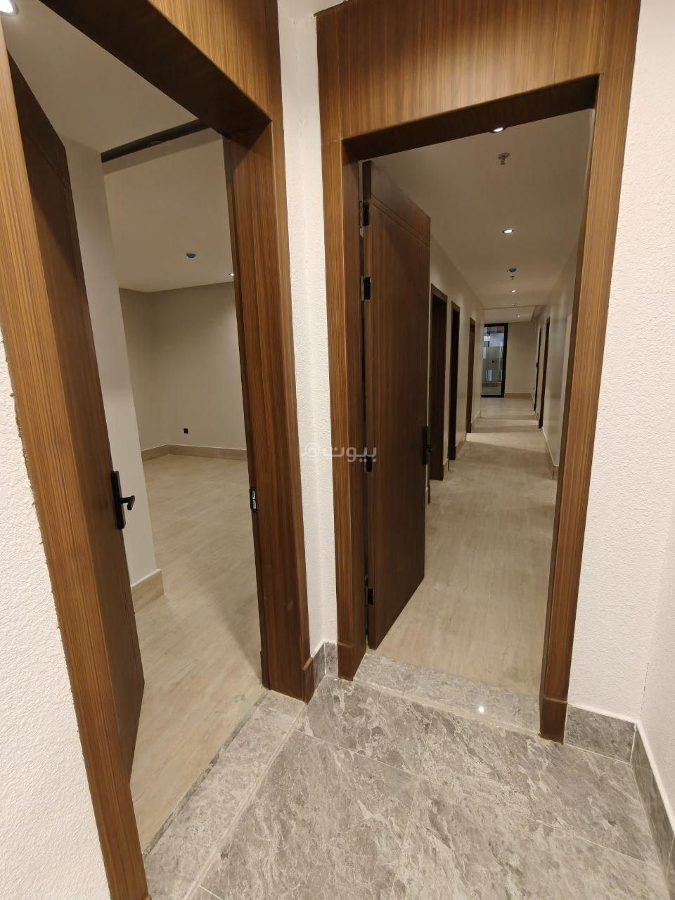 شقة 4 غرف في الحمرا