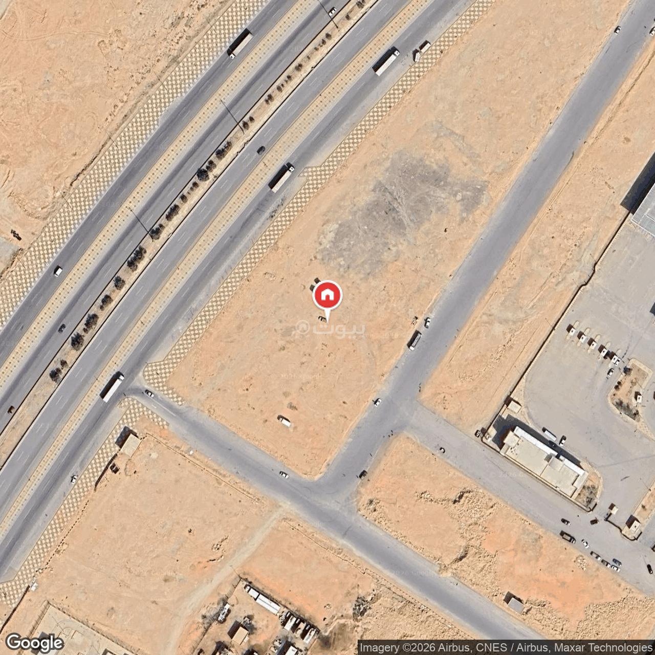 شقة  في عكاظ