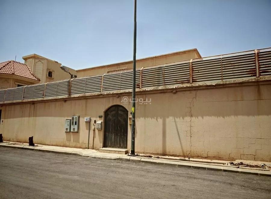 11 bedroom villa in Al Fayha