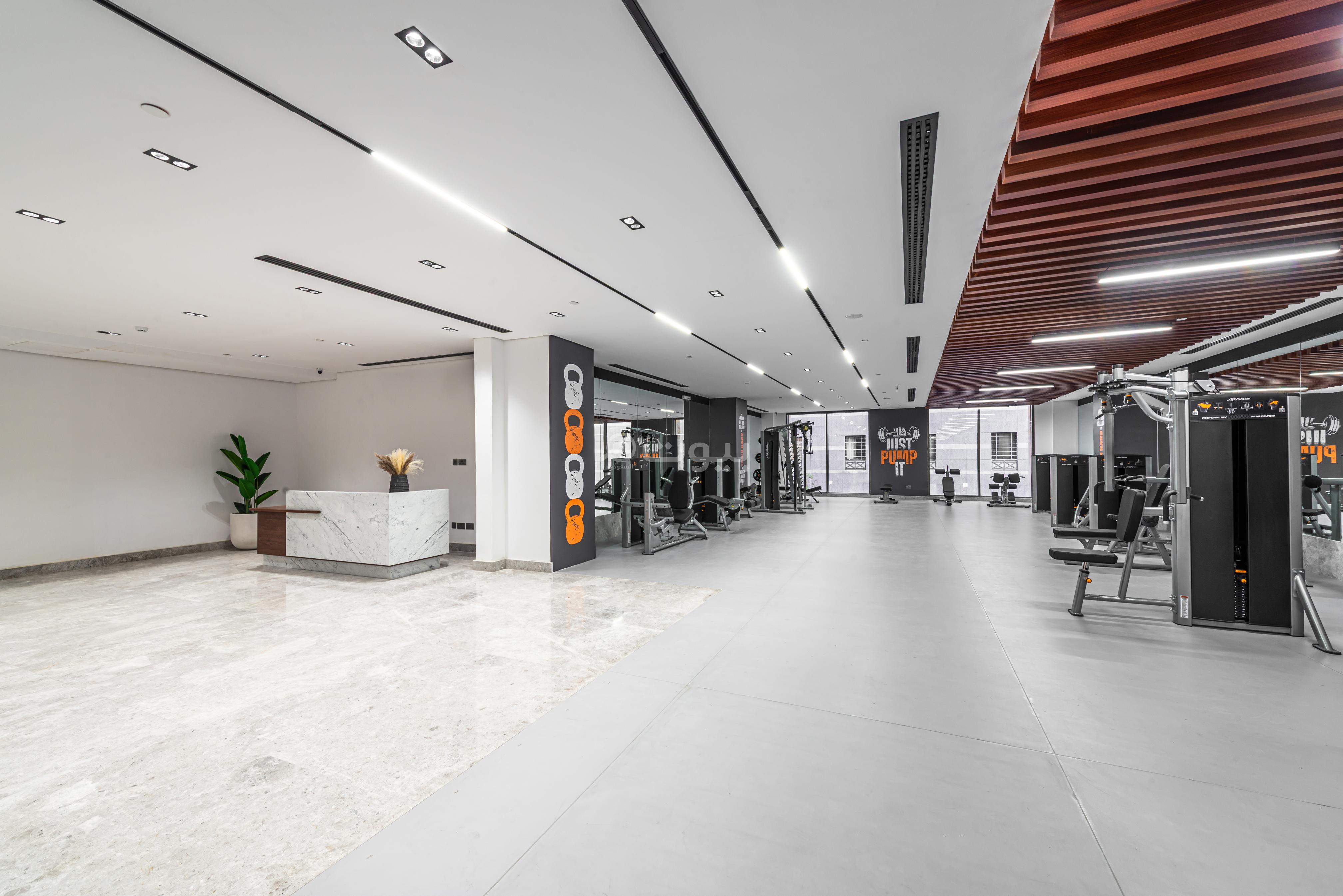 مكتب 2800 م² في العليا