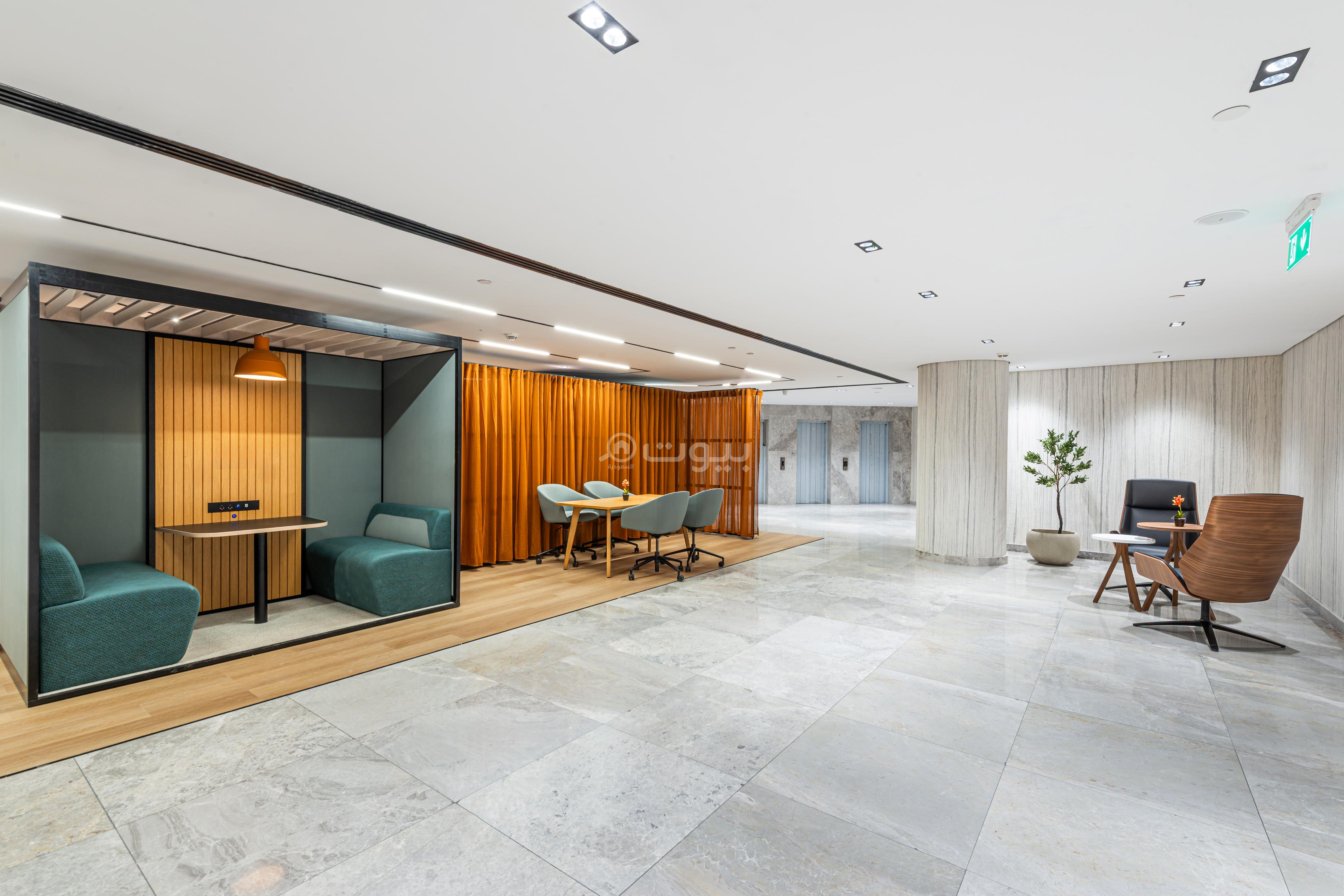 مكتب 2800 م² في العليا