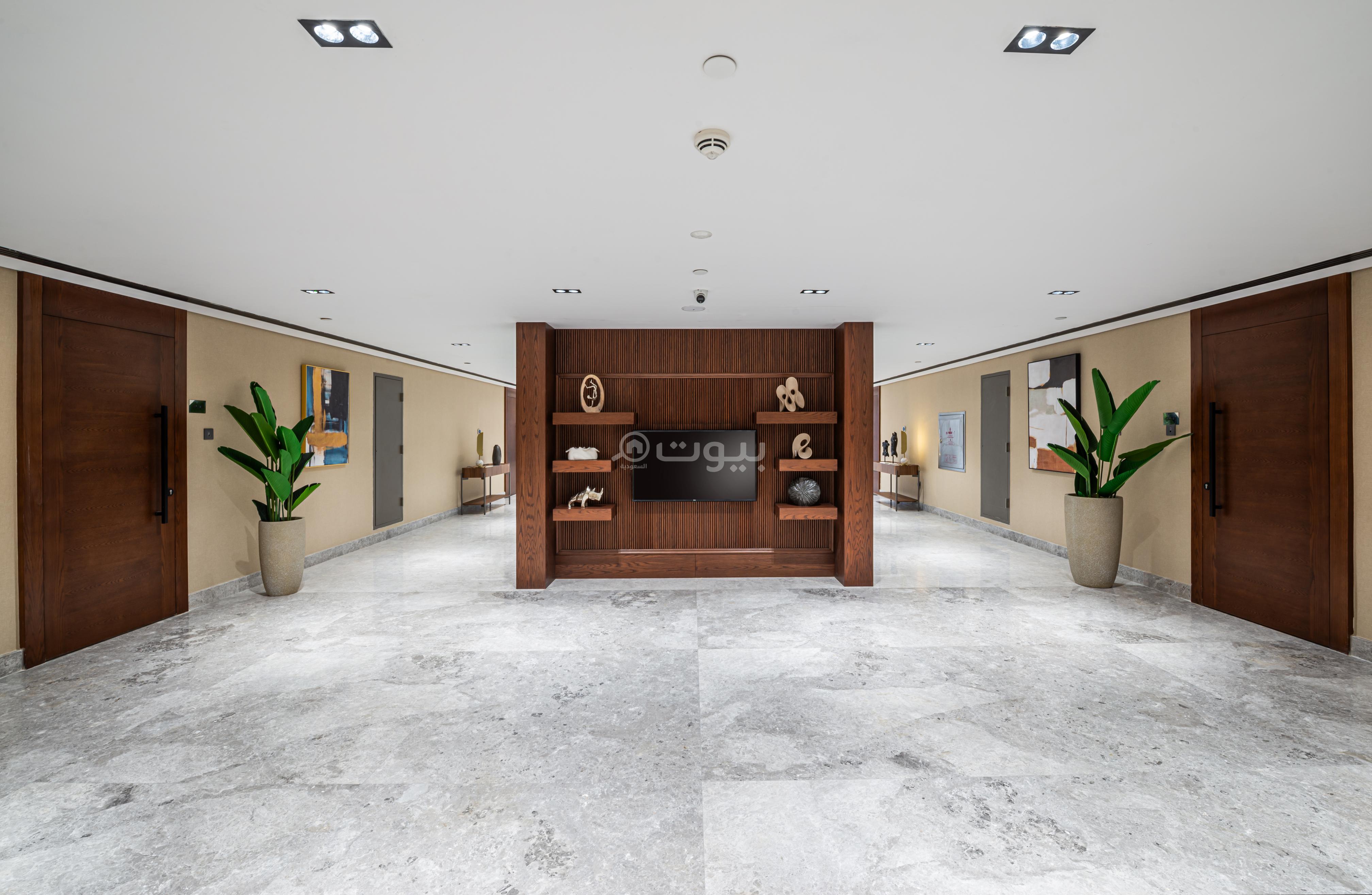 مكتب 2800 م² في العليا