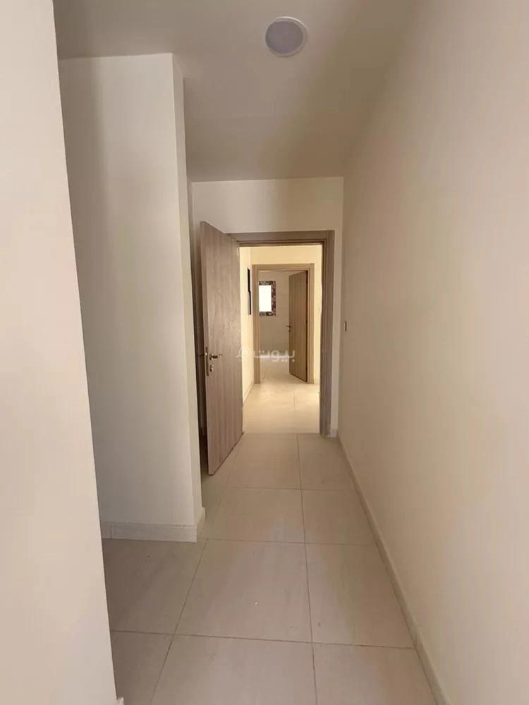 فيلا 5 غرف في مطار الملك خالد الدولي