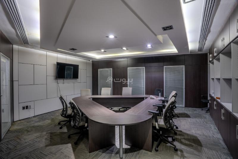 مكتب 3786 م² في البديع