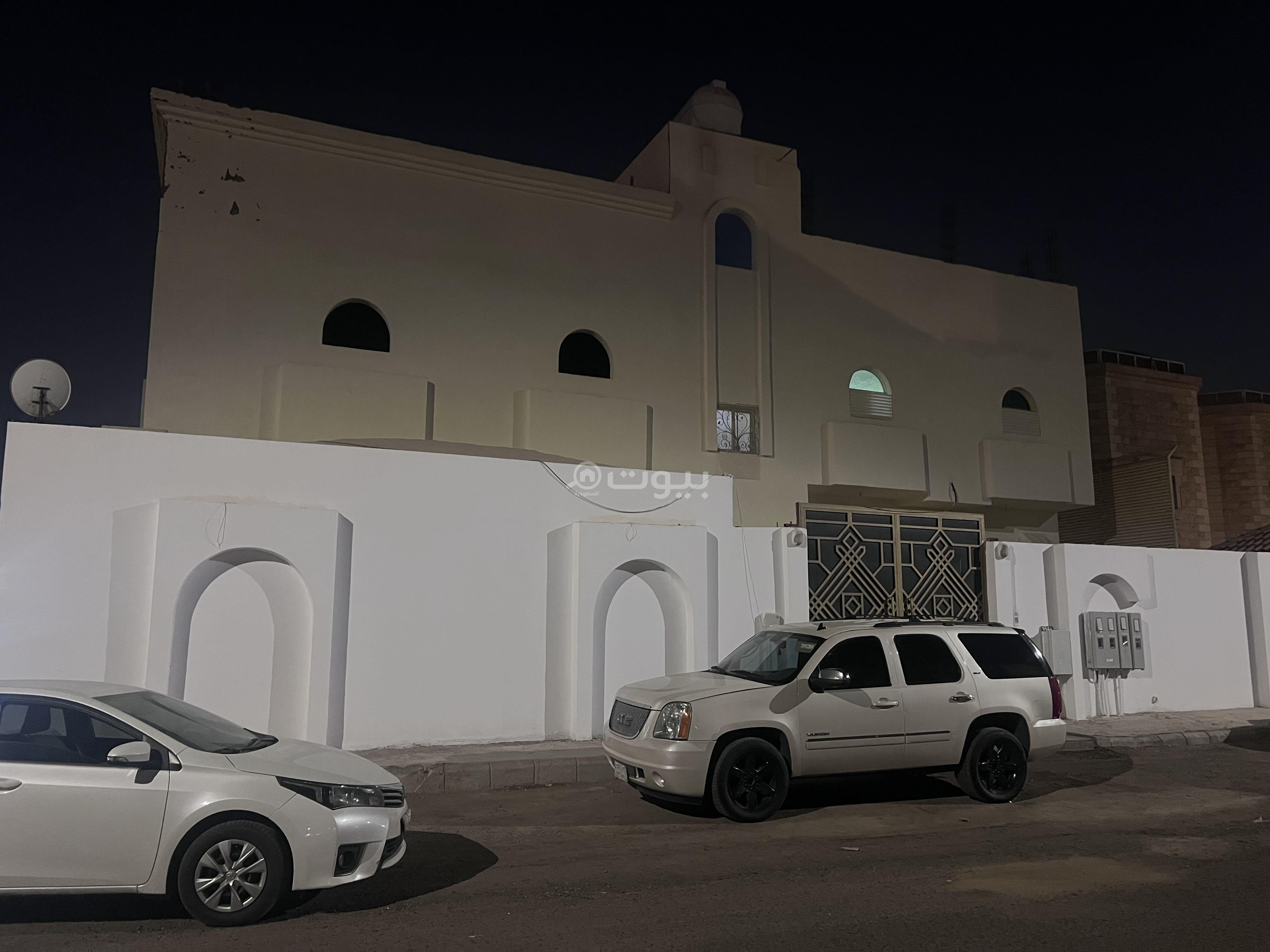 فيلا 6 غرف في مذينب