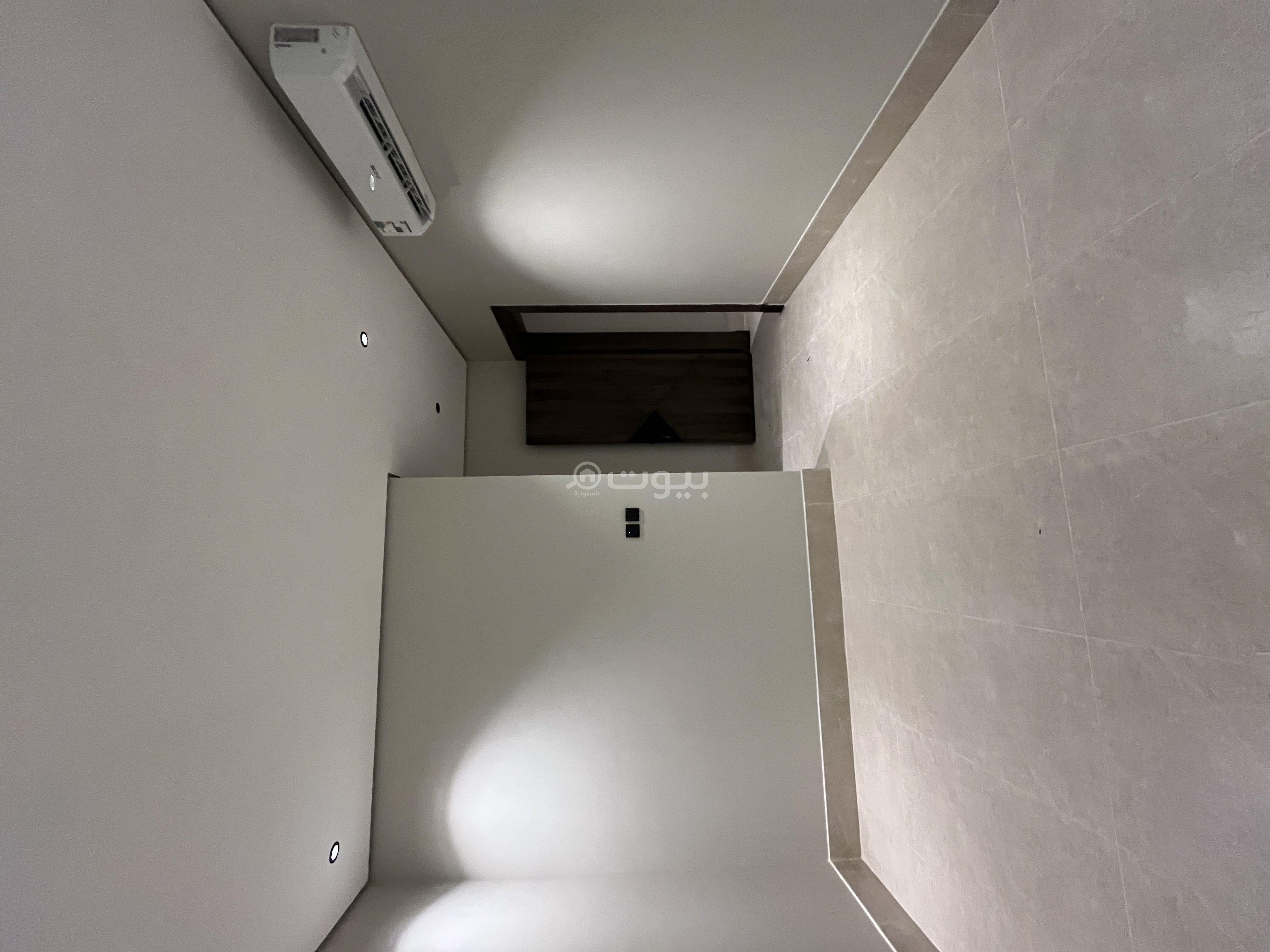 شقة 4 غرف في الحمرا