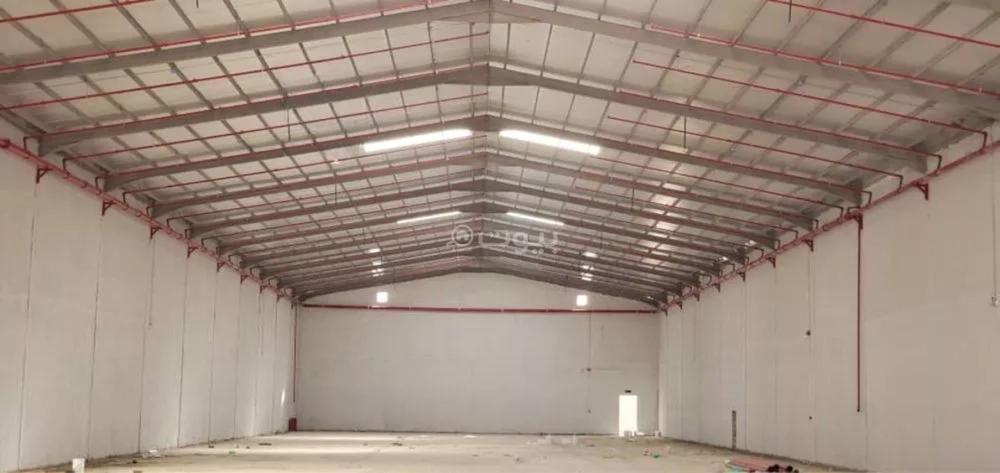 مستودع 2380 م² في السلي