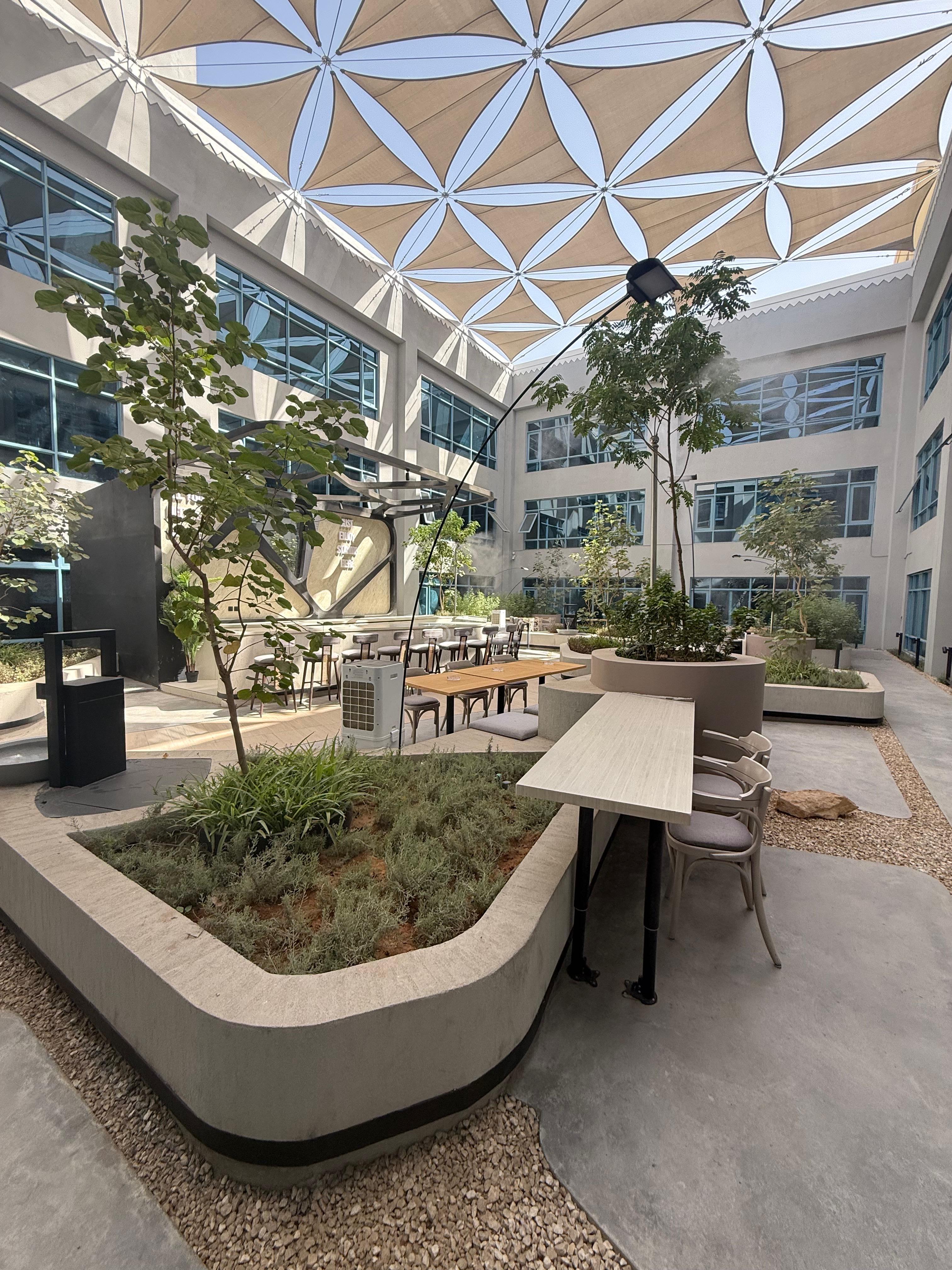 مكتب 5000 م² في الدريهمية