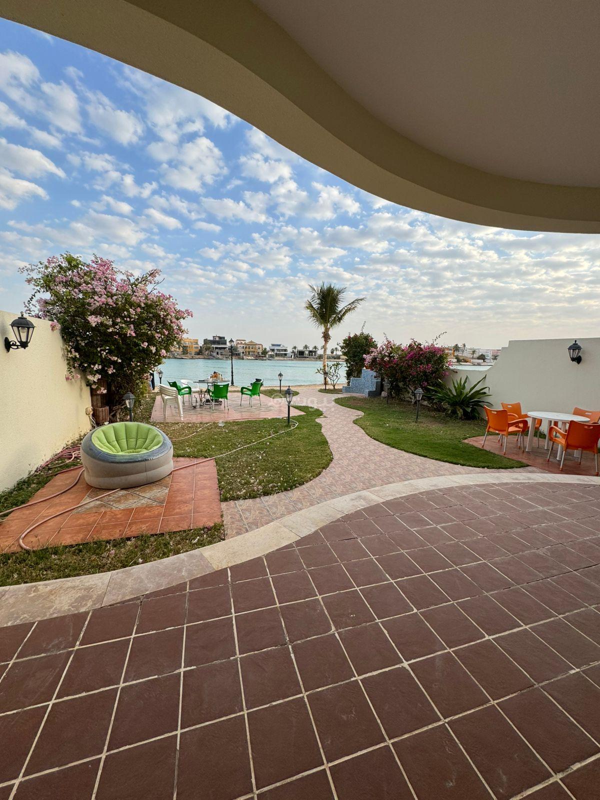 فيلا 8 غرف في مخطط المروج