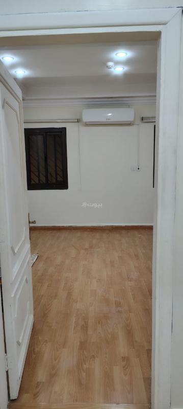 مكتب 591 م² في الورود