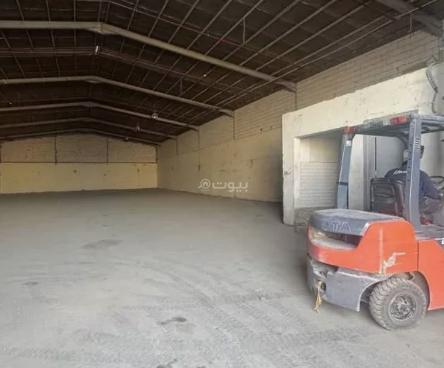 مستودع 100275 م² في السلي