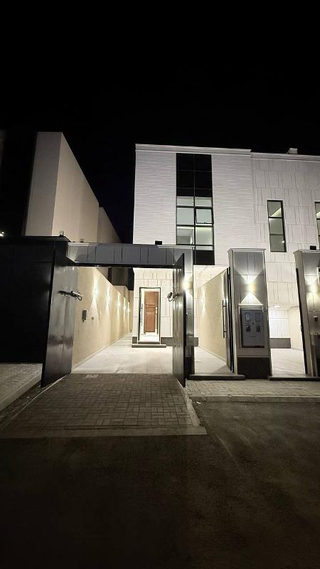 فيلا 4 غرف في الجنادرية