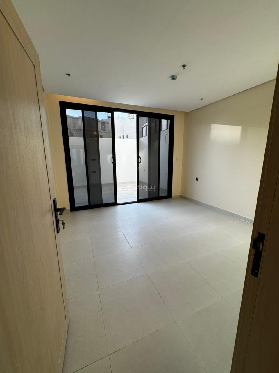 شقة 3 غرف في الرمال