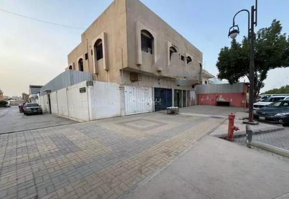 محل 45 م² في الروضة