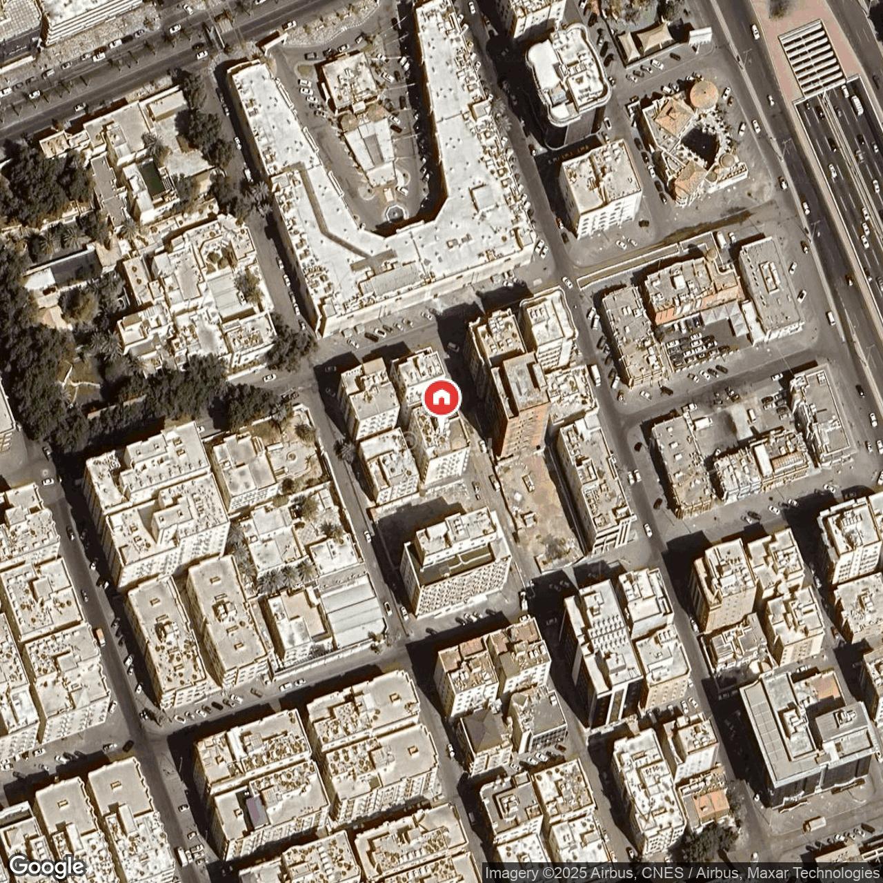 شقة  في الحمراء