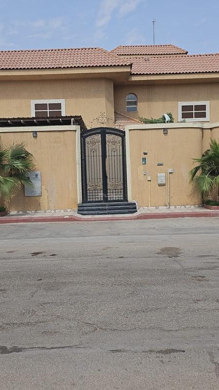 فيلا 5 غرف في العليا