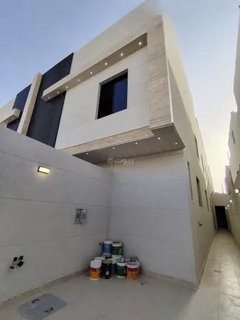 فيلا 6 غرف في عكاظ