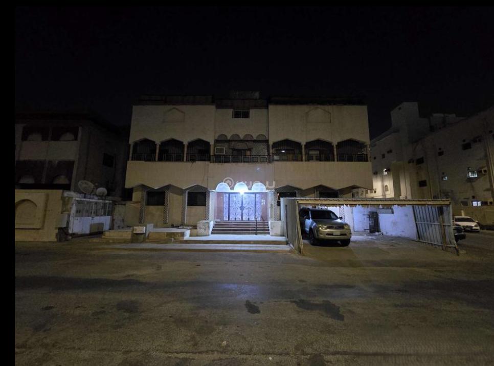 شقة 11 غرف في العدل