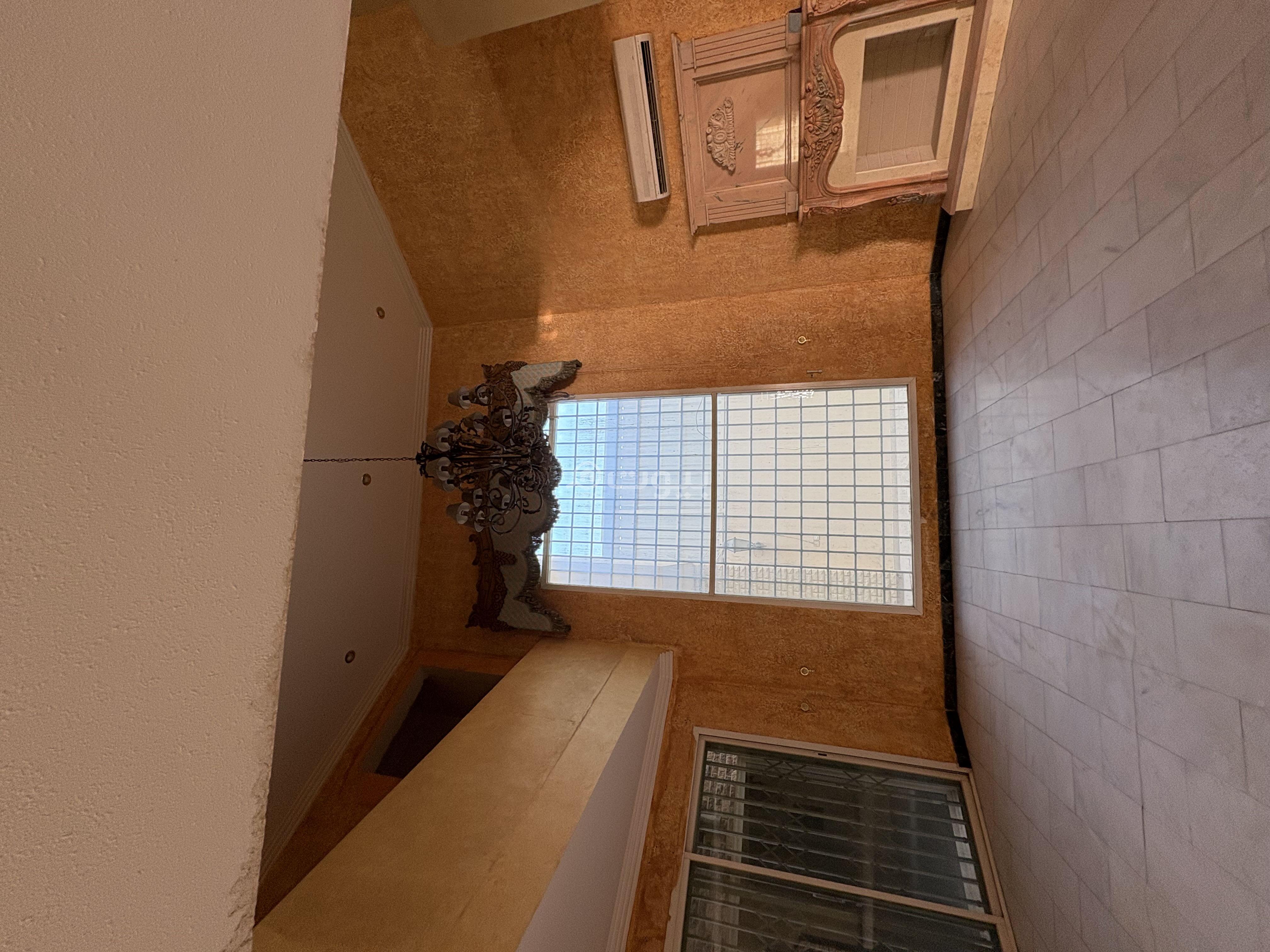 فيلا 6 غرف في المروج