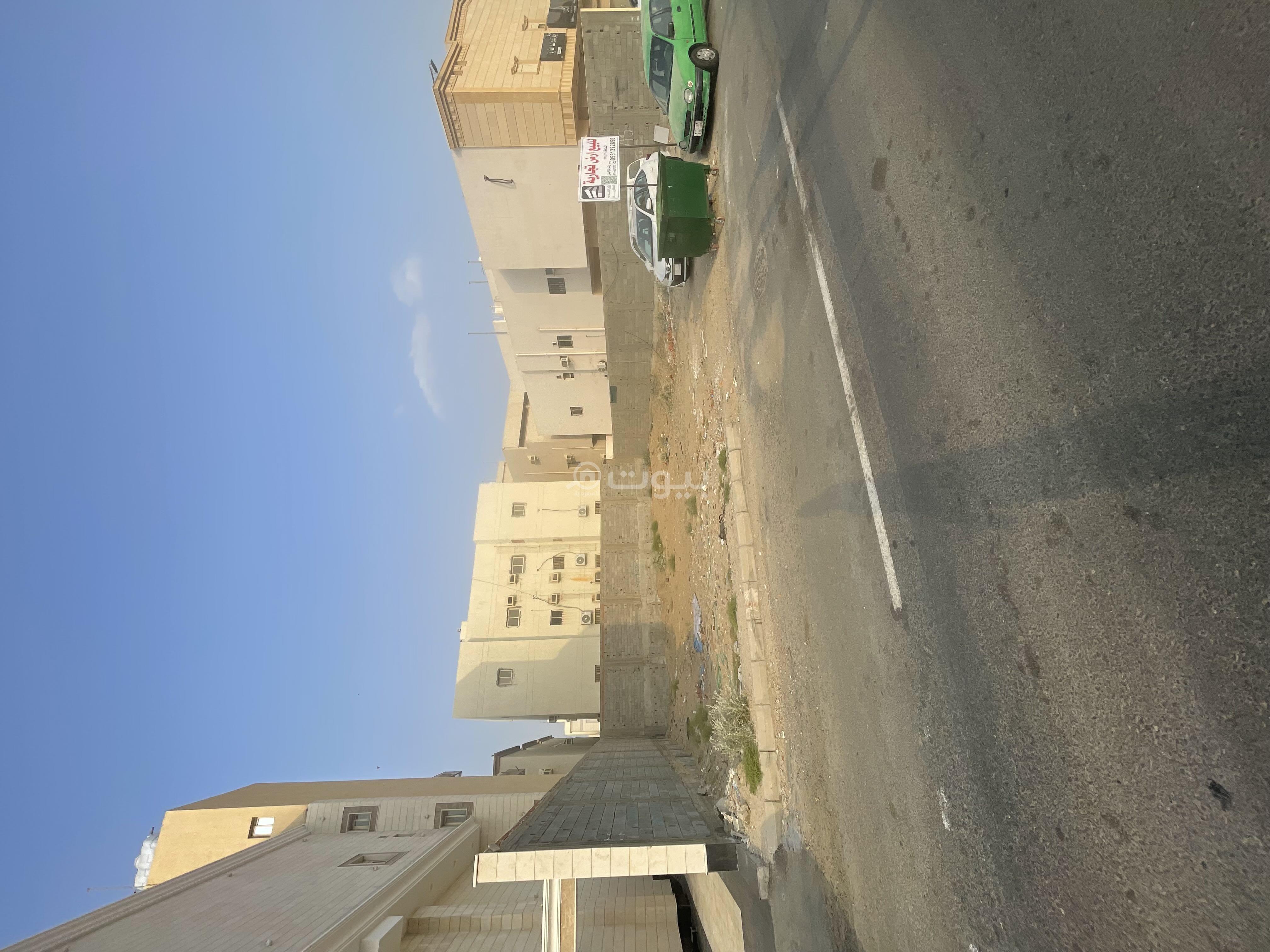 أرض 678 م² في أم الجود