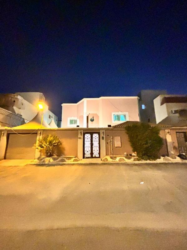 فيلا 5 غرف في اشبيلية