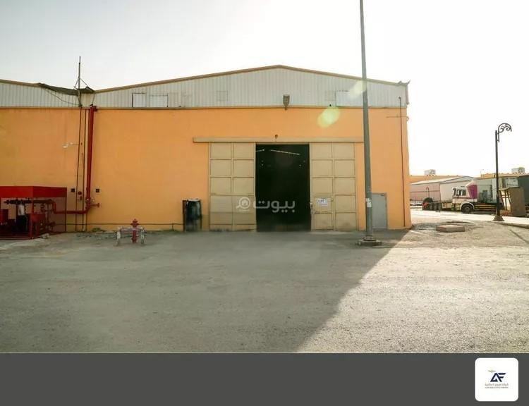 مستودع 10024 م² في المشاعل