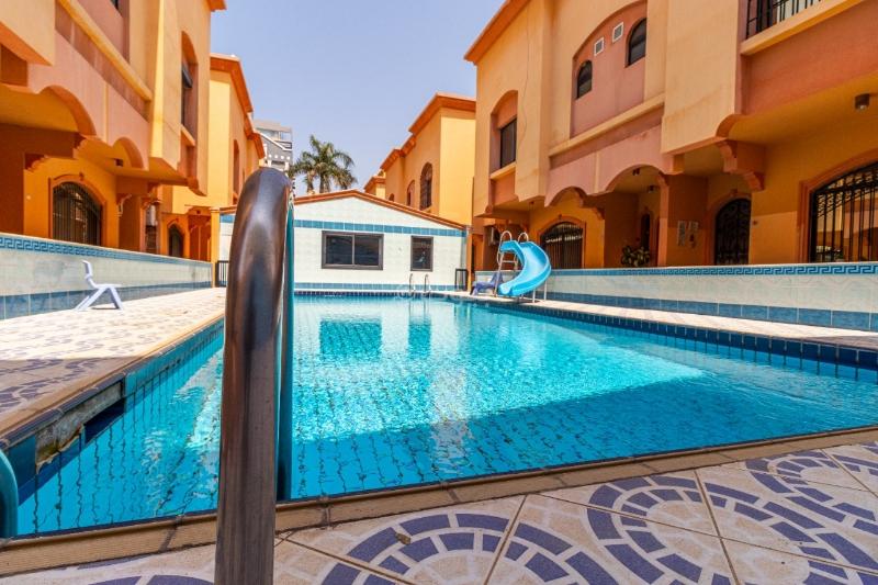 فيلا 5 غرف في المرجان