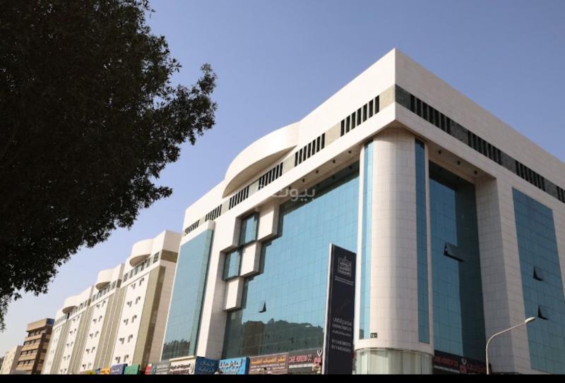 محل 11432 م² في المربع