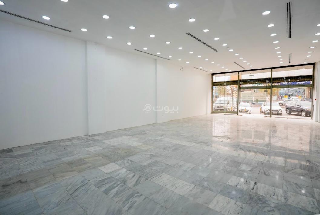 محل 11432 م² في المربع