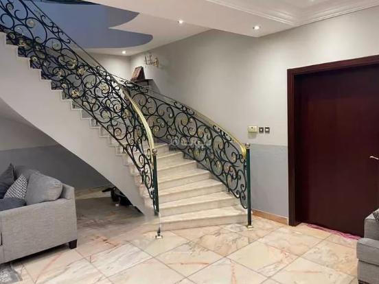 فيلا 4 غرف في البساتين