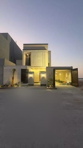 فيلا 7 غرف في المهدية