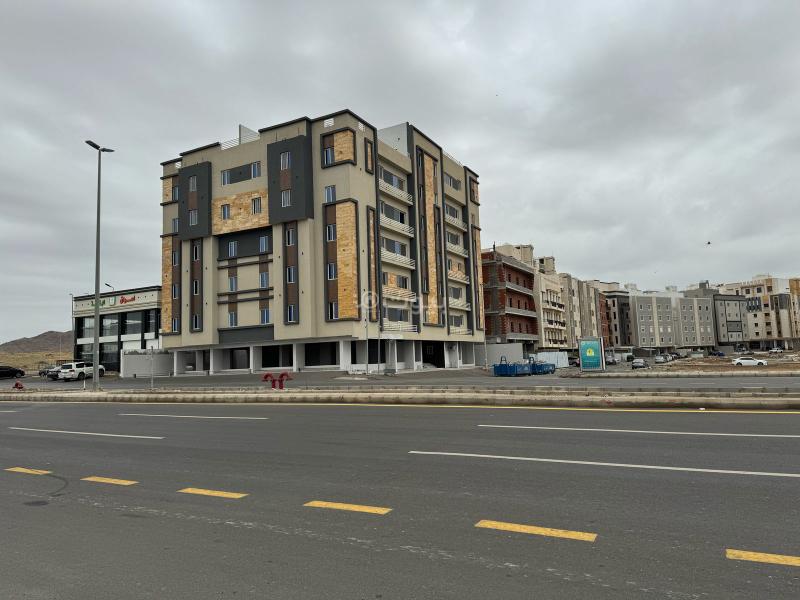 شقة 5 غرف في الريان