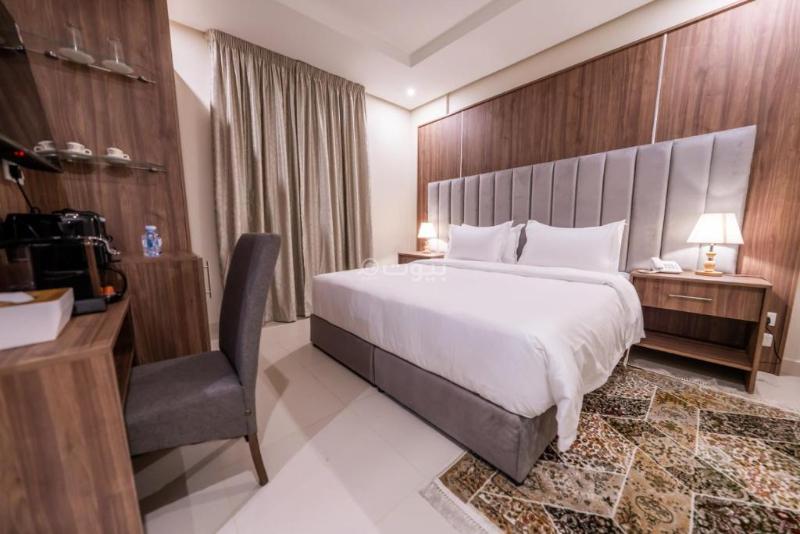 شقة  في الحمراء