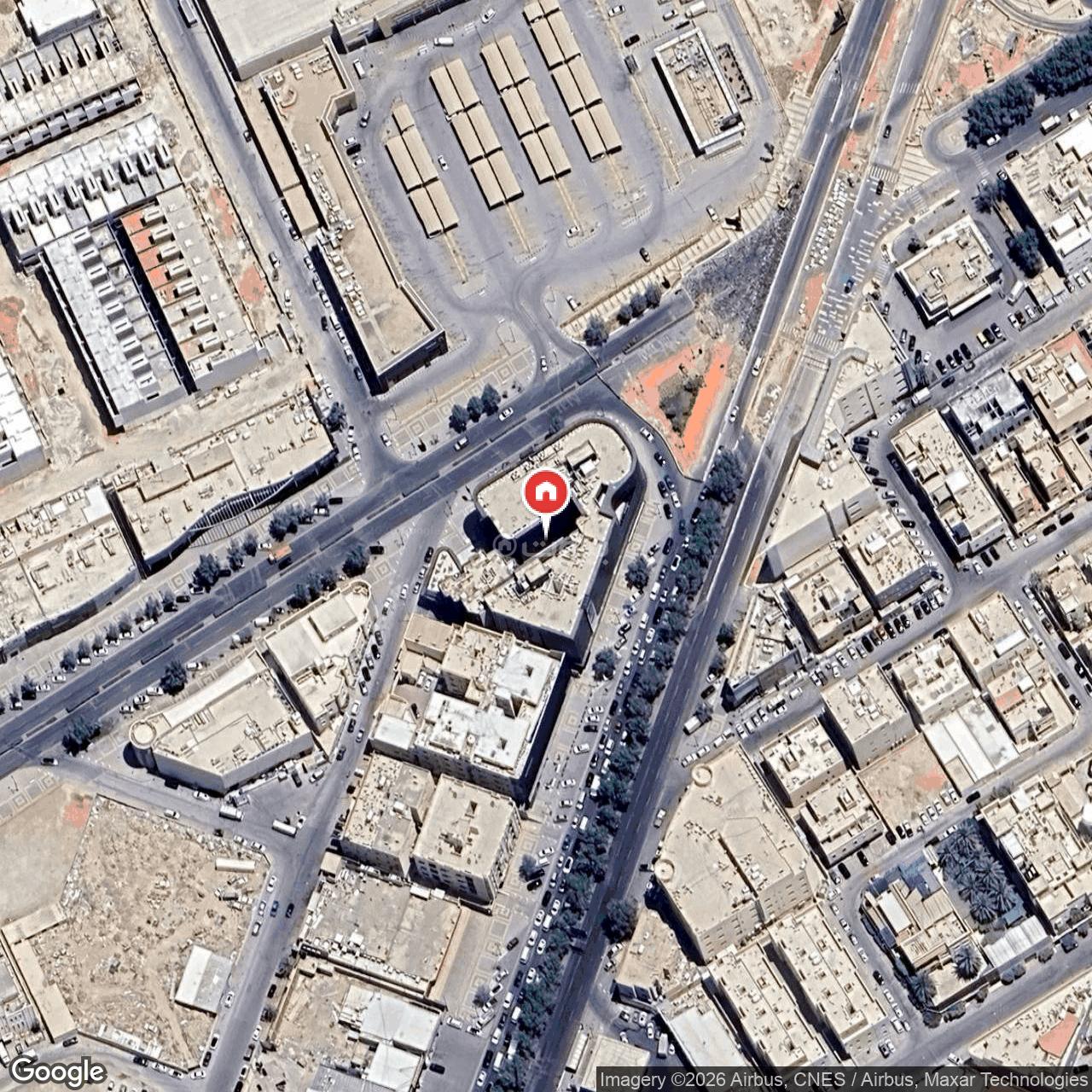 مكتب 3768 م² في العليا