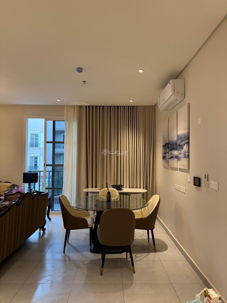 شقة 5 غرف في الملقا