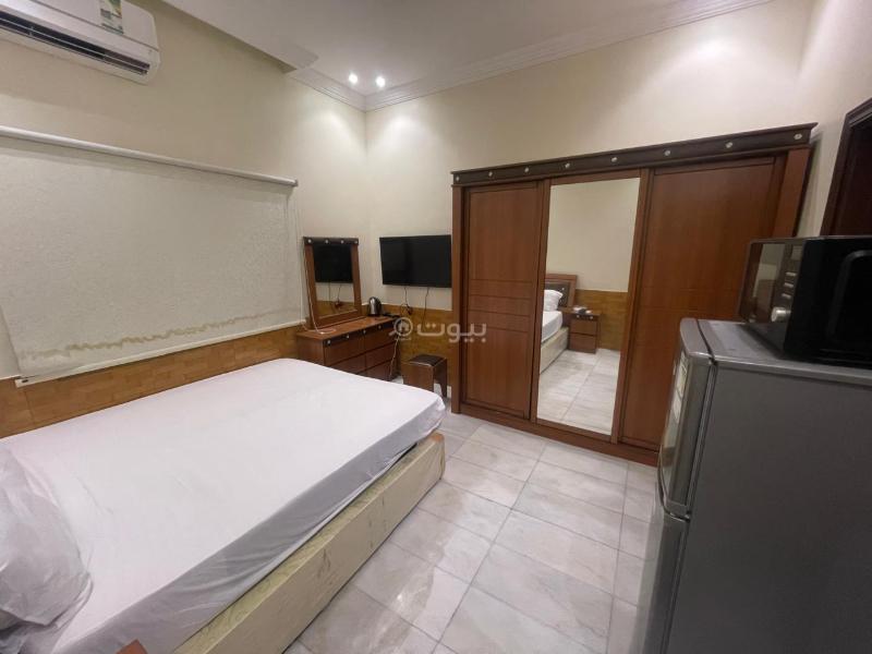 شقة  في الحمراء