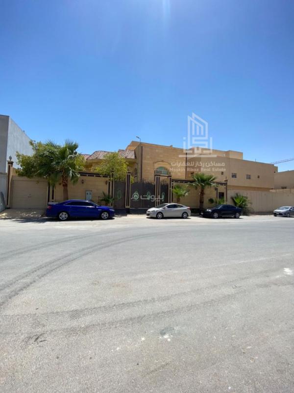 فيلا 9 غرف في الملقا