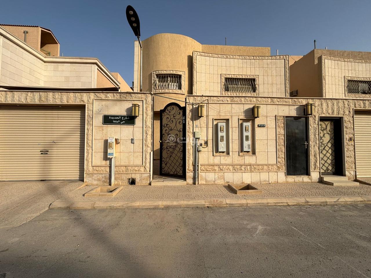 فيلا 6 غرف في الملقا