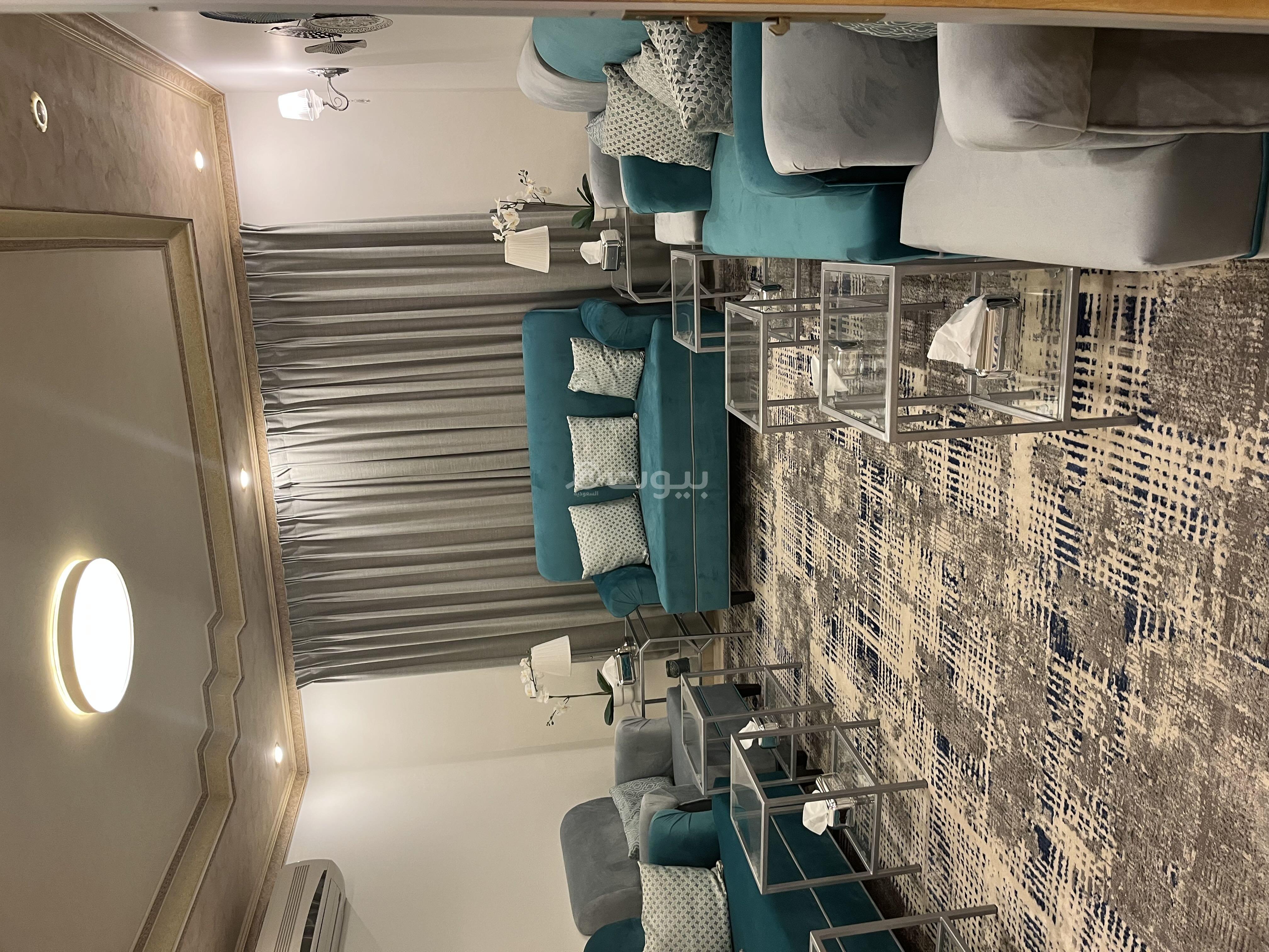 فيلا 4 غرف في الملقا