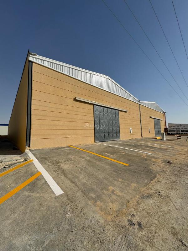 مستودع 4927 م² في الغنامية