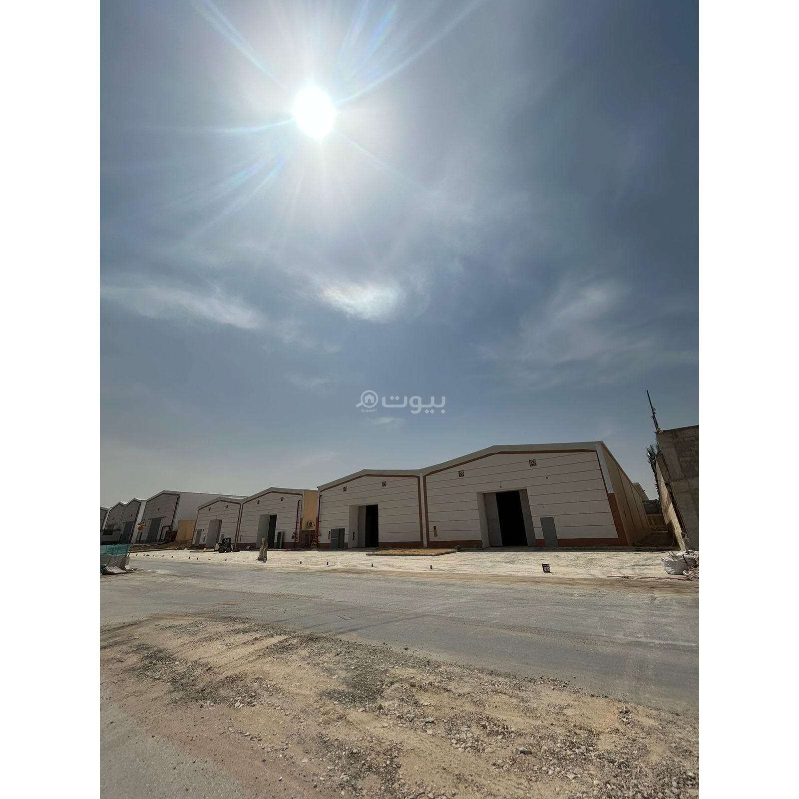 مستودع 1600 م² في المنصورية