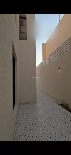 فيلا 6 غرف في عكاظ