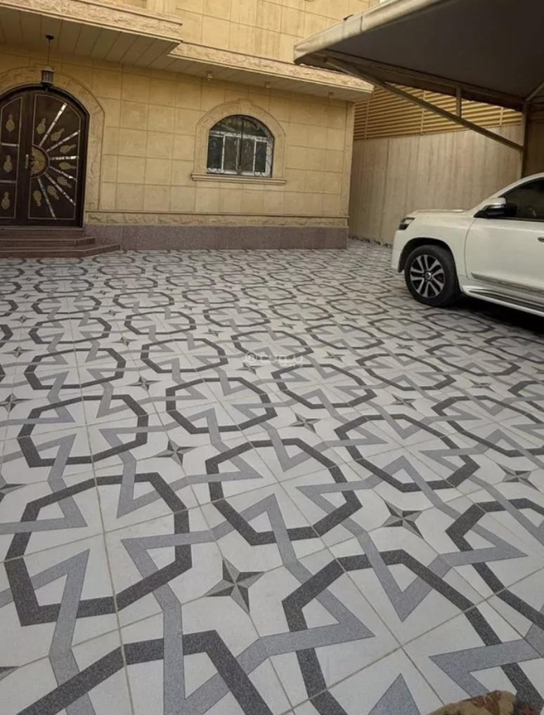 6 bedroom villa in Al Rimal