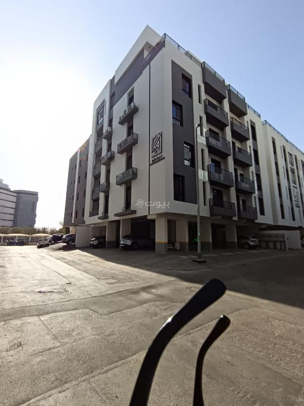 شقة 5 غرف في الحمراء